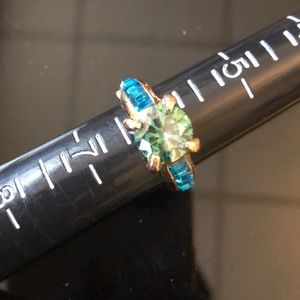 4 carat green moissanite size 6